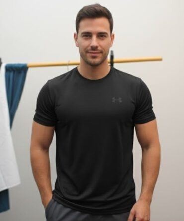 Men’s Black Under Armour Dry-Fit Performance T-Shirt | Quick-Dry, Breathable Sportswear